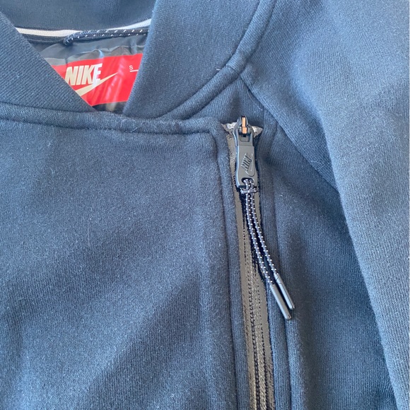 Nike Sportswear Puffer Bomber Jacket - Picture 3 of 7